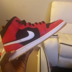 Air Jordan 1 Mid SE