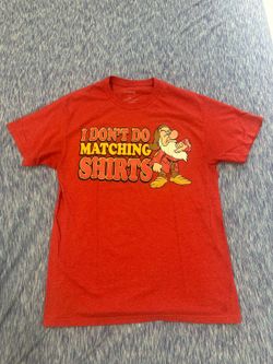 Disney Grumpy Dwarf "I Don't Do Matching Shirts" Red Graphic Tee M