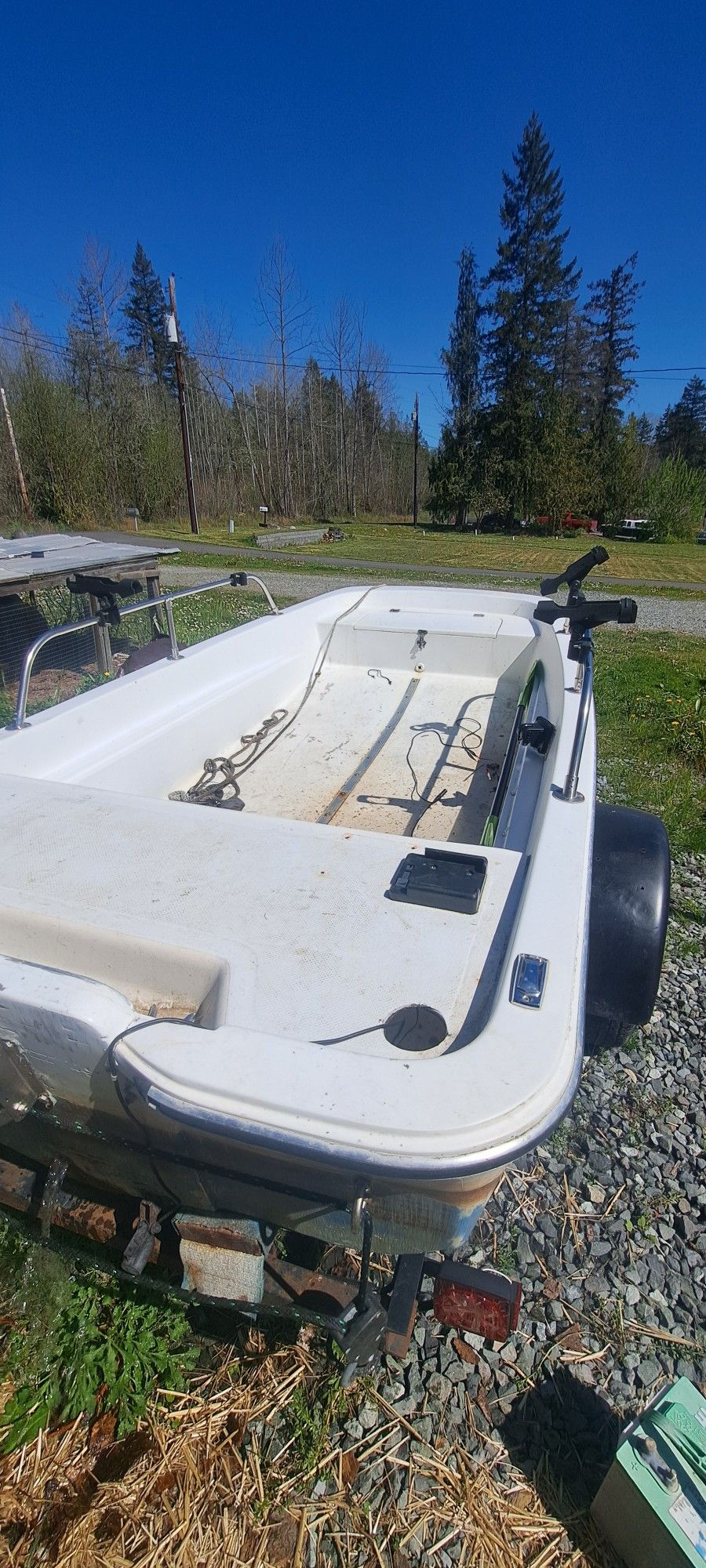 10' FIBERGLASS BOAT 