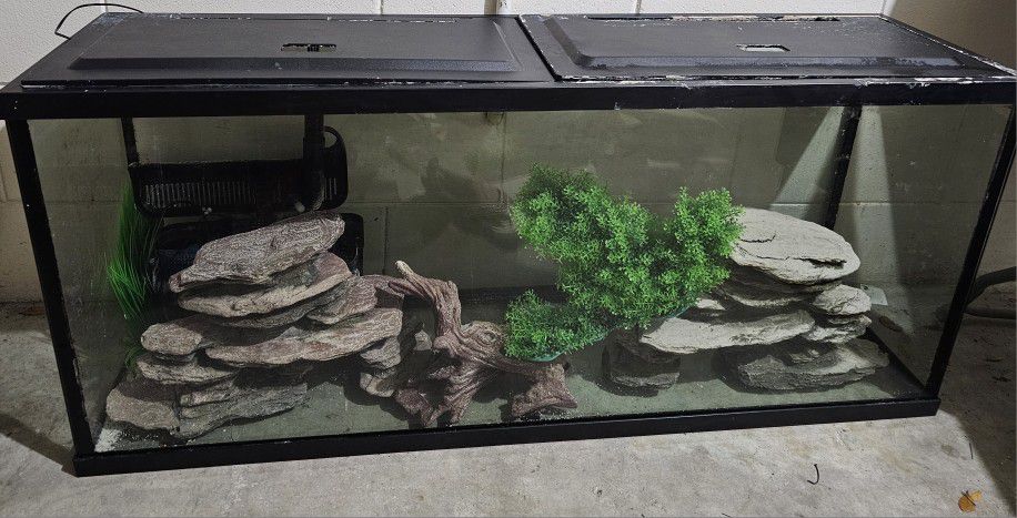 Fish Tank With Accesories $175 Or Best Offer ($25 Delivery)