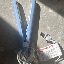 miniature straightener