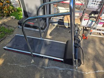 Pacemaster 870X Treadmill,  Works great,  Belt is in great shape,  Manual Incline Easy to Raise and Lower