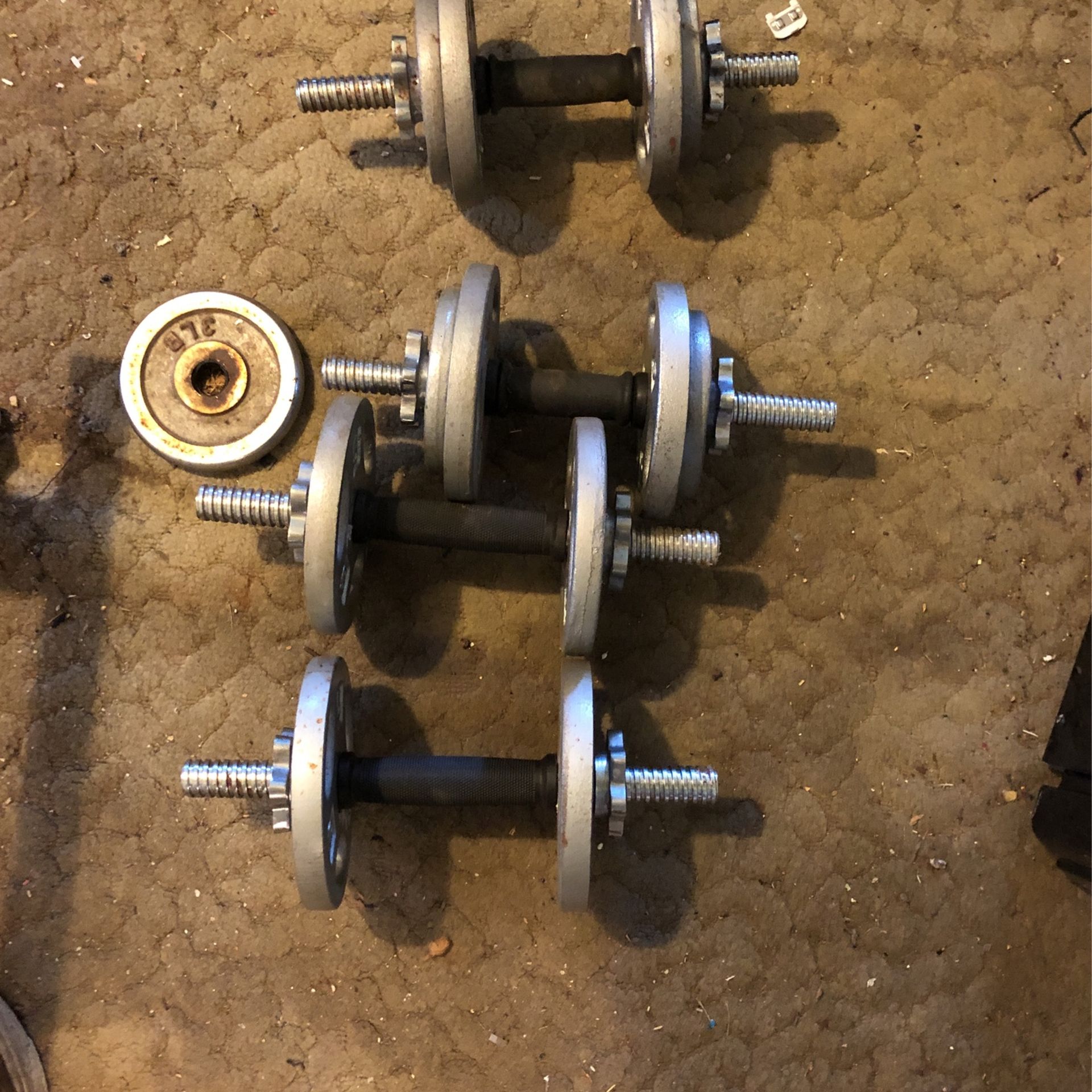 2 Sets  Of Adjustable  Dumbbells 