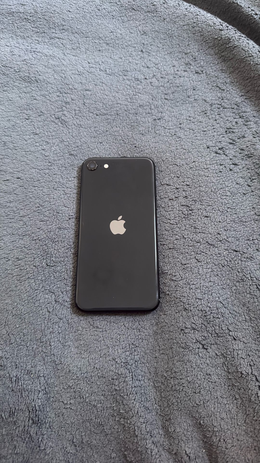 iPhone SE 64GB - ( Used )