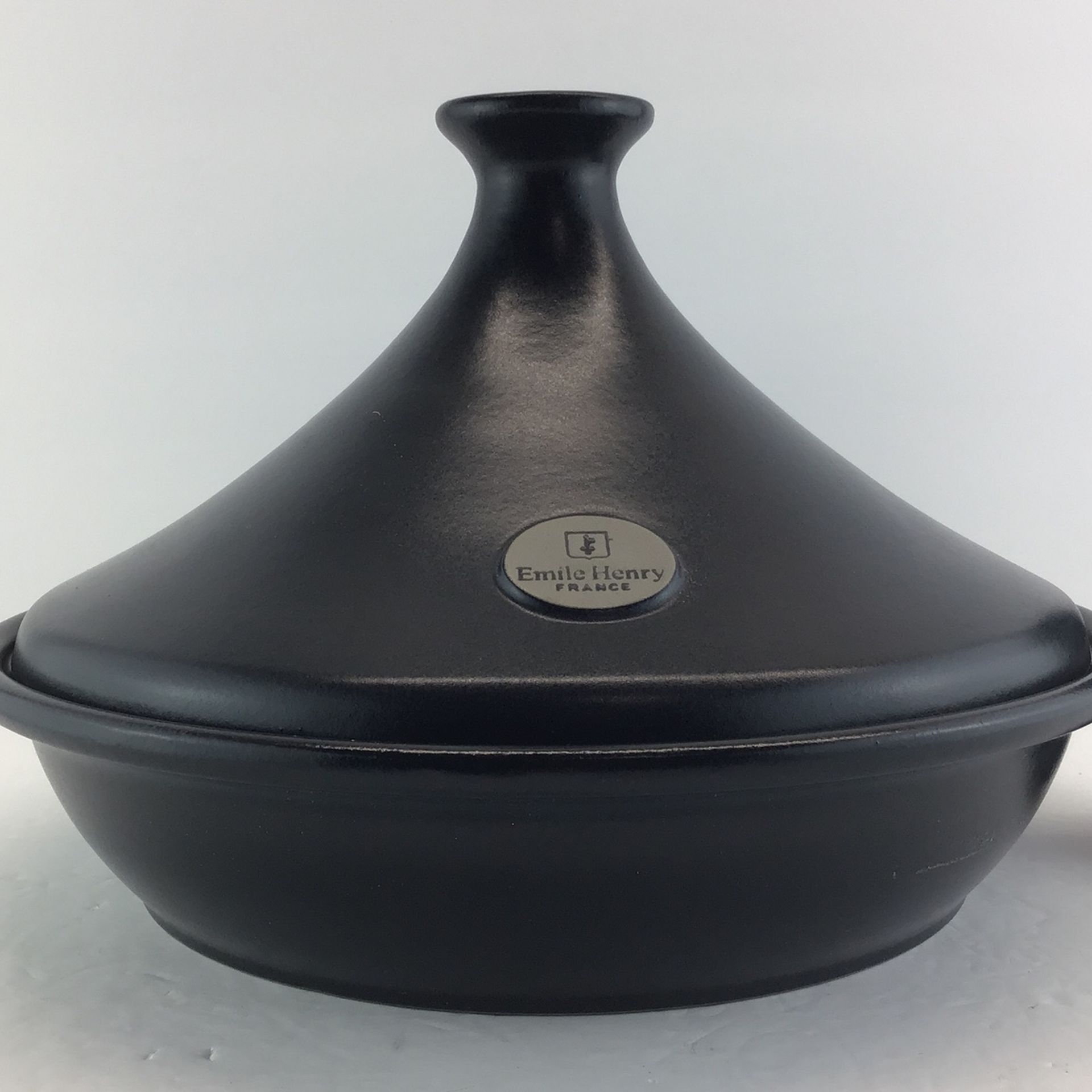 Emile Henry France Tagine Black/charcoal 2.6qt #55.32