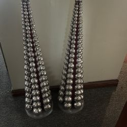 4 Foot Pyramid of Christmas Balls