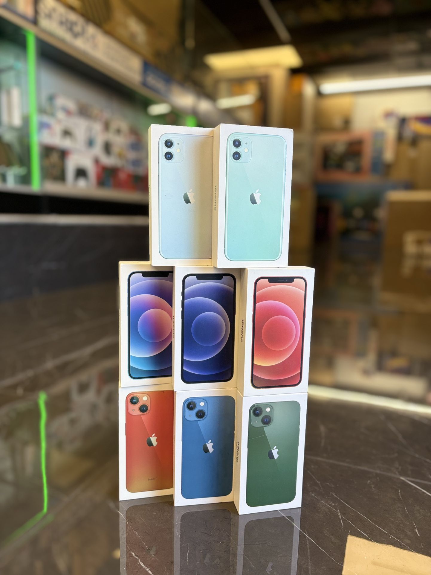 iPhone 11, iPhone 12 & iPhone 13 (Take It Home In Payments/ llévalo a casa en pagos