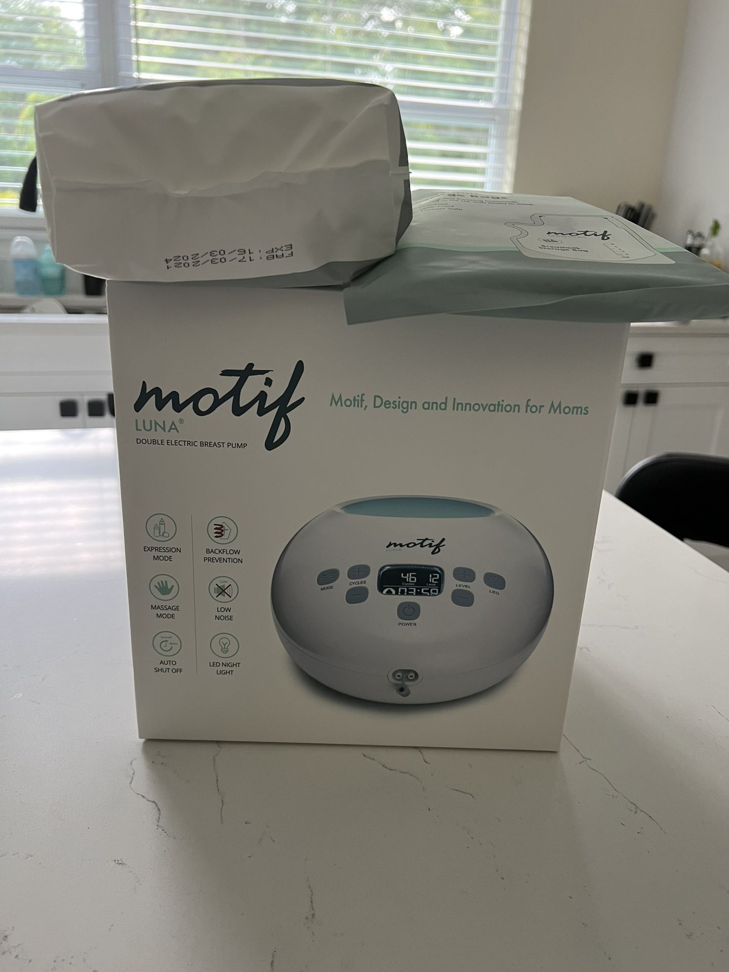 Motif Luna with Battery Double Electric Breast Pump Brand New 