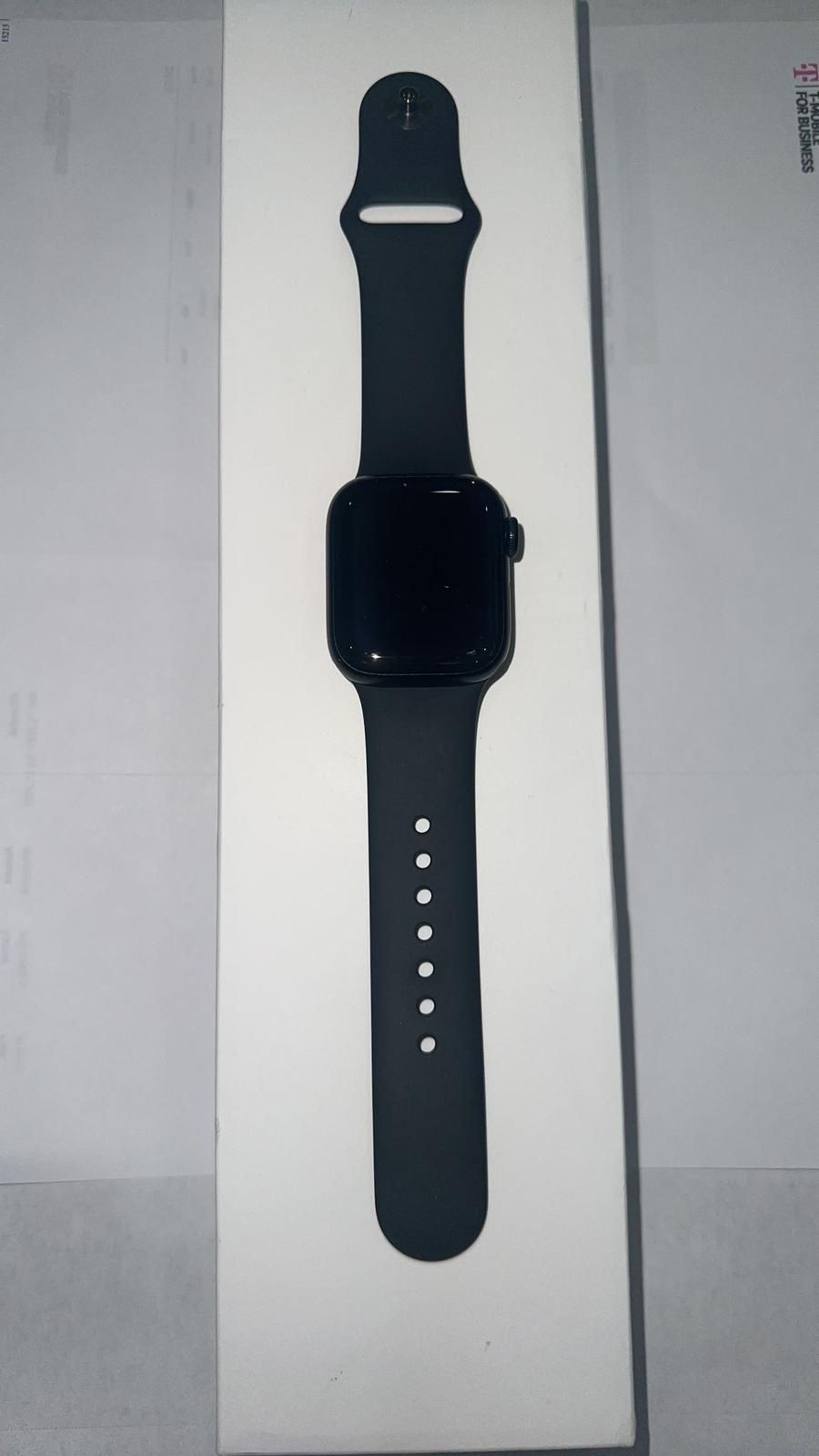Apple Watch Series 7 GPS, 41mm Midnight Aluminum Case with Midnight Sport Band