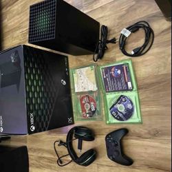 SERIES X CONSOLE BUNDLE With TWO GAME AND EXTRA TWO CONTROLLERS 