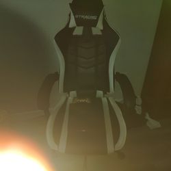 Ps4 Slim 1T With 1 Controller And Gamer Chair 