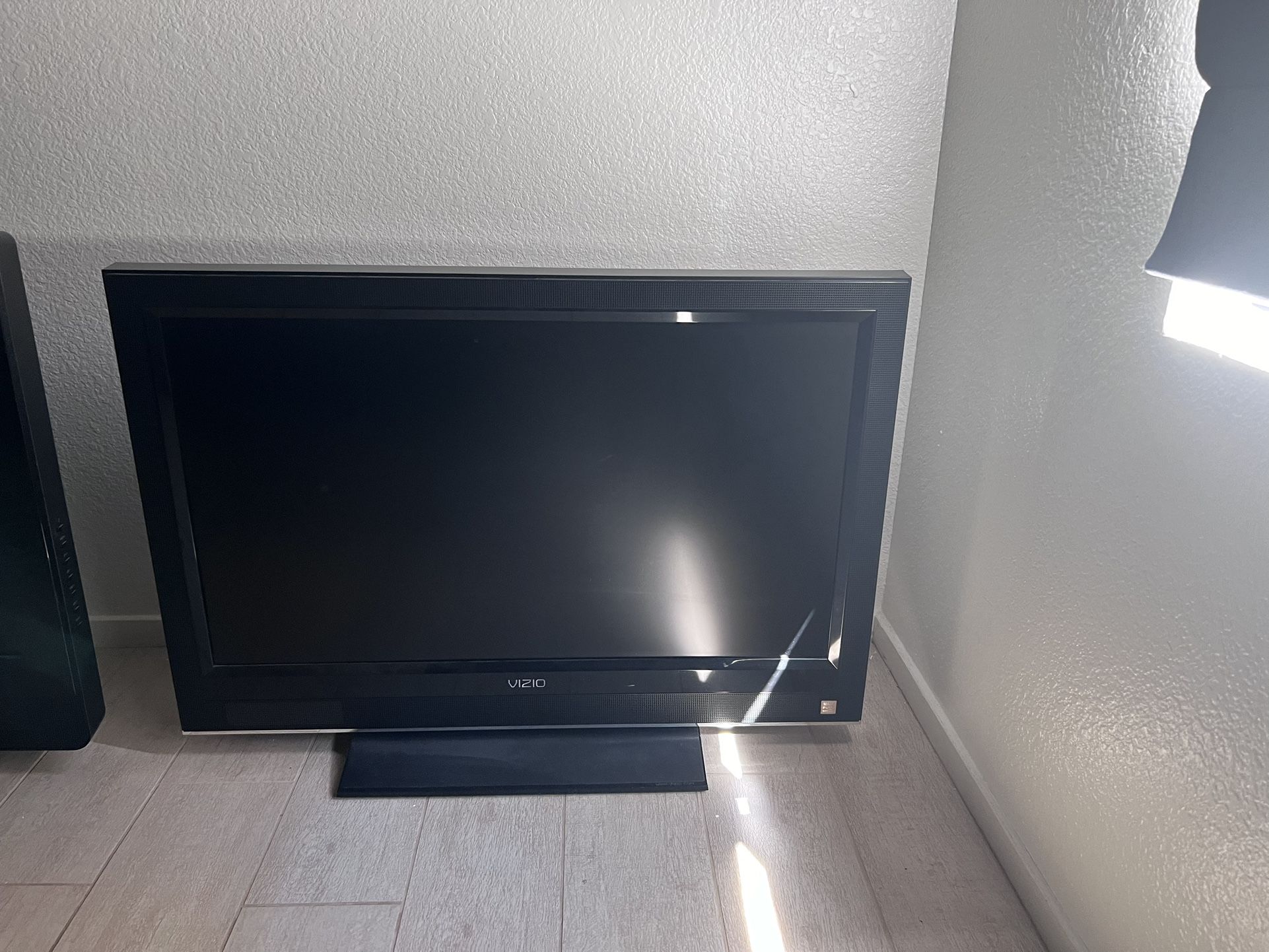 32 Inch Vizio TV