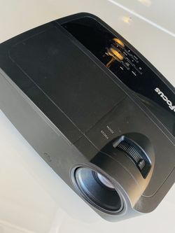 In touch In126a Projector