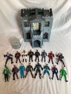 Vintage ‘90’s Kenner Batman Wayne Manor Command Center & 16 Action Figures