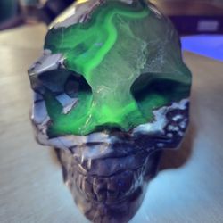 SKULL with Amazing Uv Valcano Agate!! 