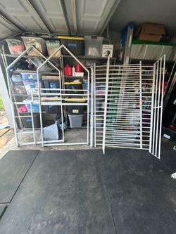 Twin bunk bed