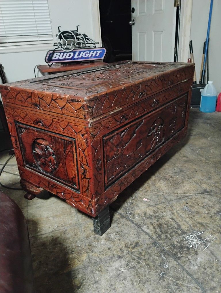 1900 Hong Kong Chest