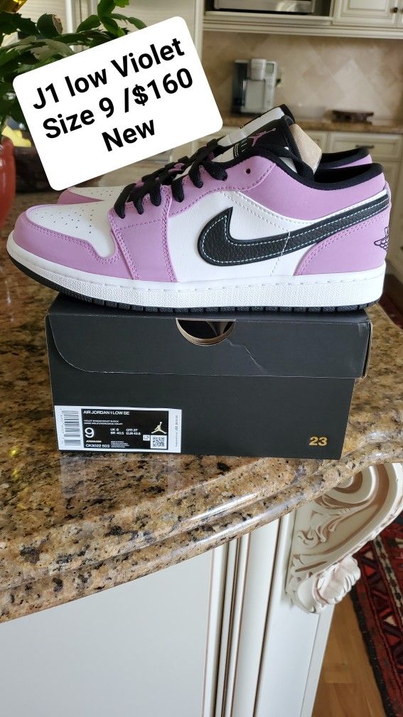 Air Jordan 1 Low Violet