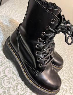 JADON Dr. Marten’s