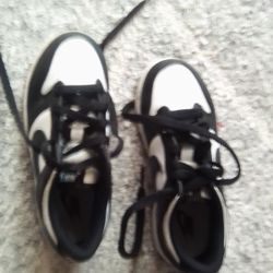 Black And White Nike dunks Kids size 12