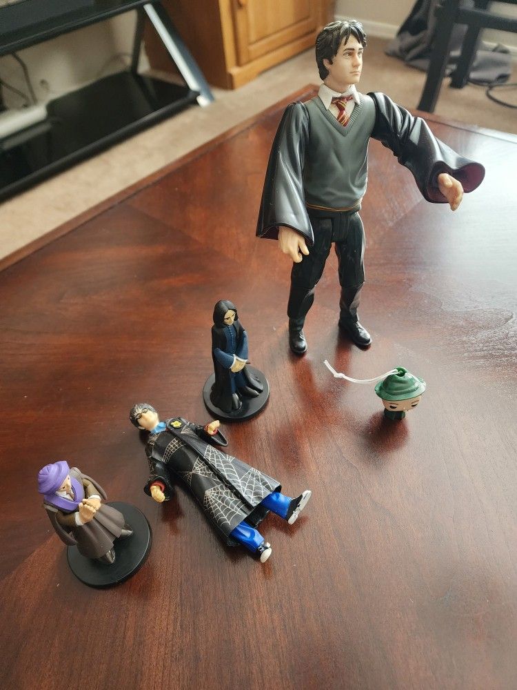 5 Harry Potter figures 1.5" -8" Avondale