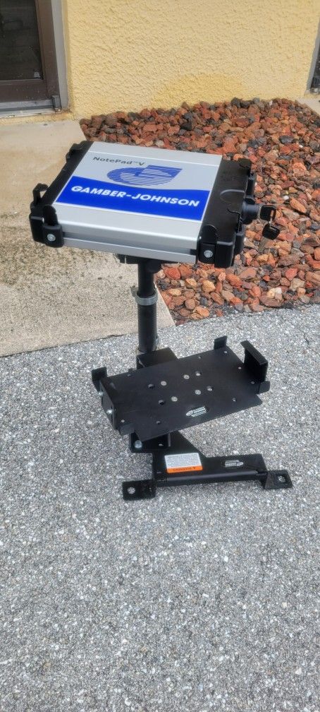 LAPTOP OR NOTE PAD MOUNT