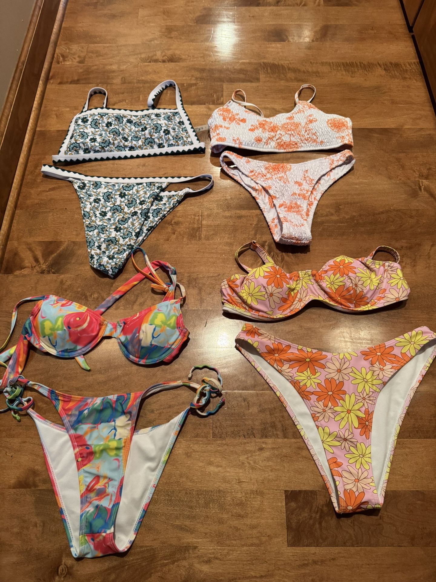 Woman’s size large bikini, bundle shipping available
