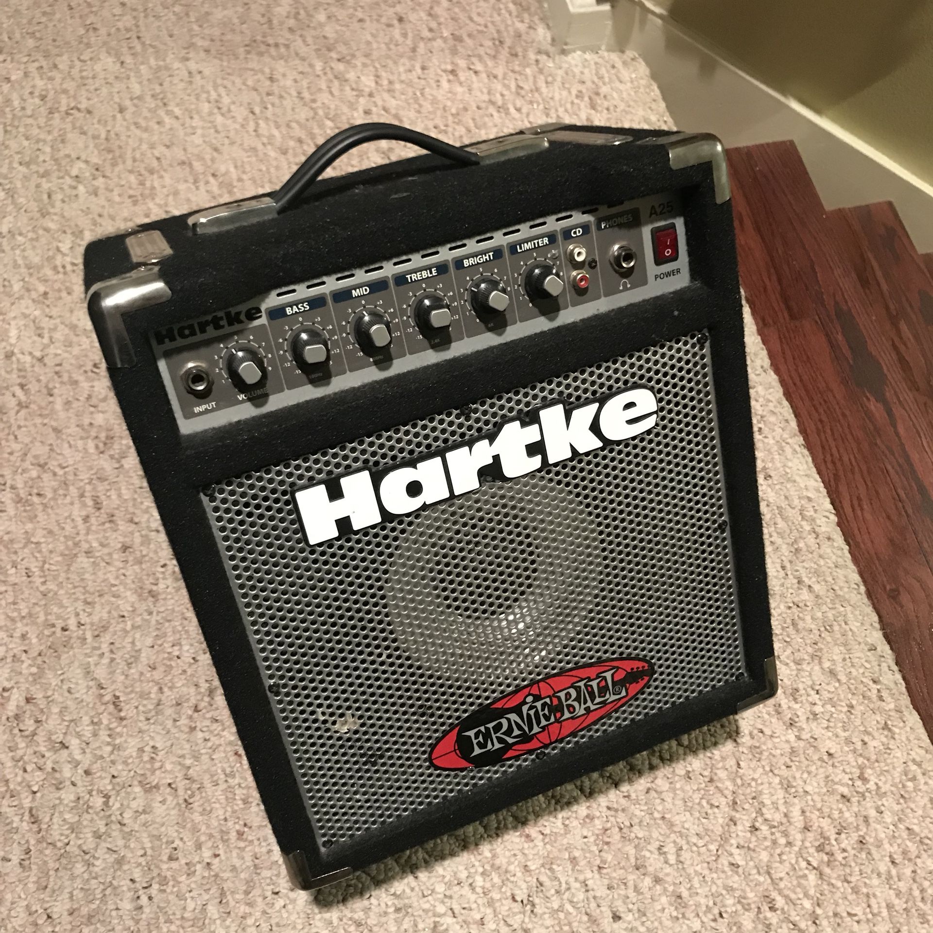 Hartke A25 ベースアンプ