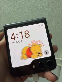 Unlocked Galaxy Z flip 5 **needs screen repair**