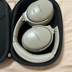 Bose Quiet Comfort Noise Canceling Heaphones 