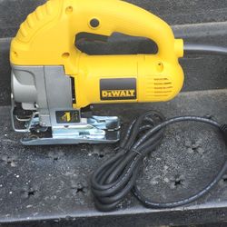 5.5 Amp Corded Variable Speed Jig Saw Kit with Bag