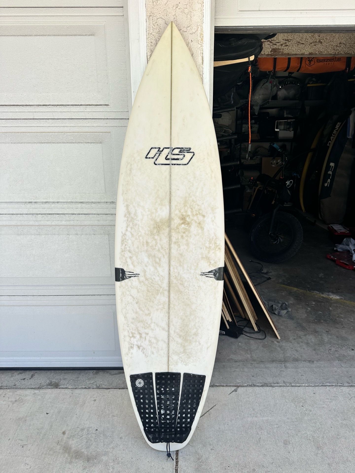 5’11 Hayden Shapes White Noiz Surfboard 28.48L