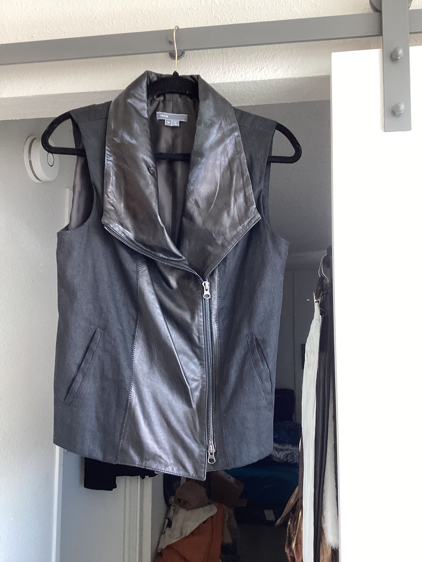Vince Zippered Black Linen Vest With Black Leather Panel & Collar SzM $25