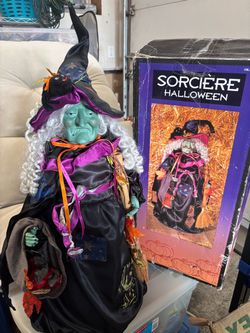 HALLOWEEN WITCH