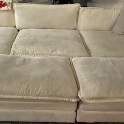 WHITE/CREAM 3 PC COUCH WITH 2 OTTOMANS