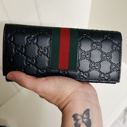 Gucci Authentic Guccissima Leather Wallet
