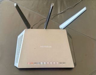Netgear Nighthawk AC1900 Smart Wi-Fi Router (Model R6900) w/ Power Adapter
