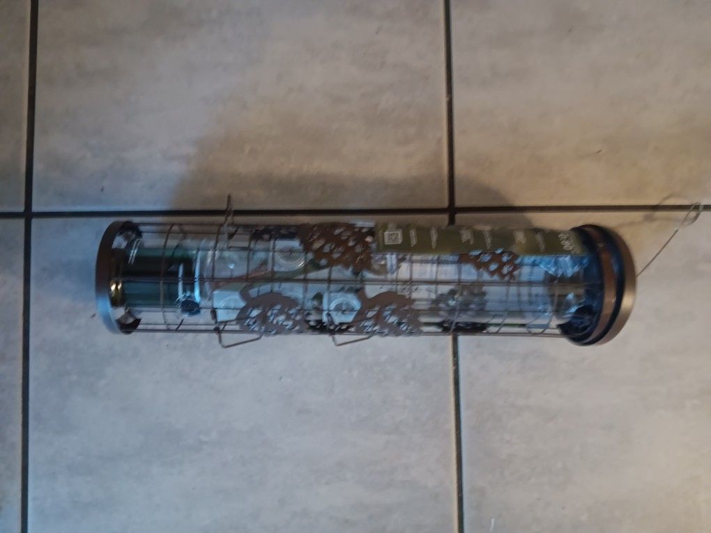 Brand New Bird Feedee 