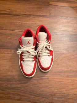 Jordan 1 low gym red