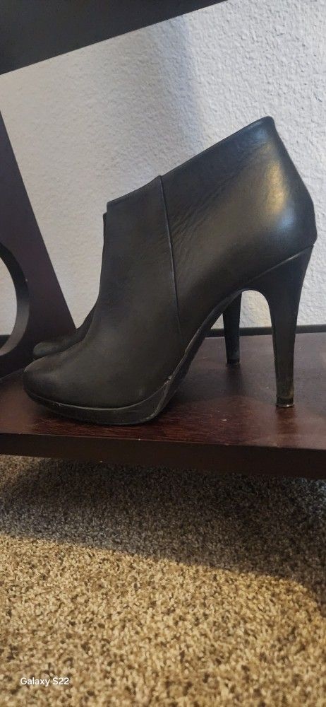 Levity Black Short Boots