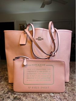 COACH Reversible City Tote Signature Canvas Pink / Prairie Rose