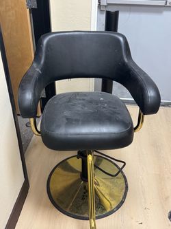Salon golden chair
