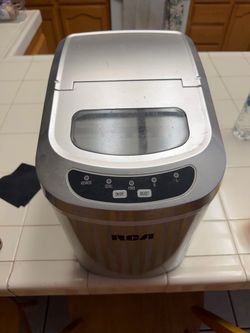 Counter top ice maker