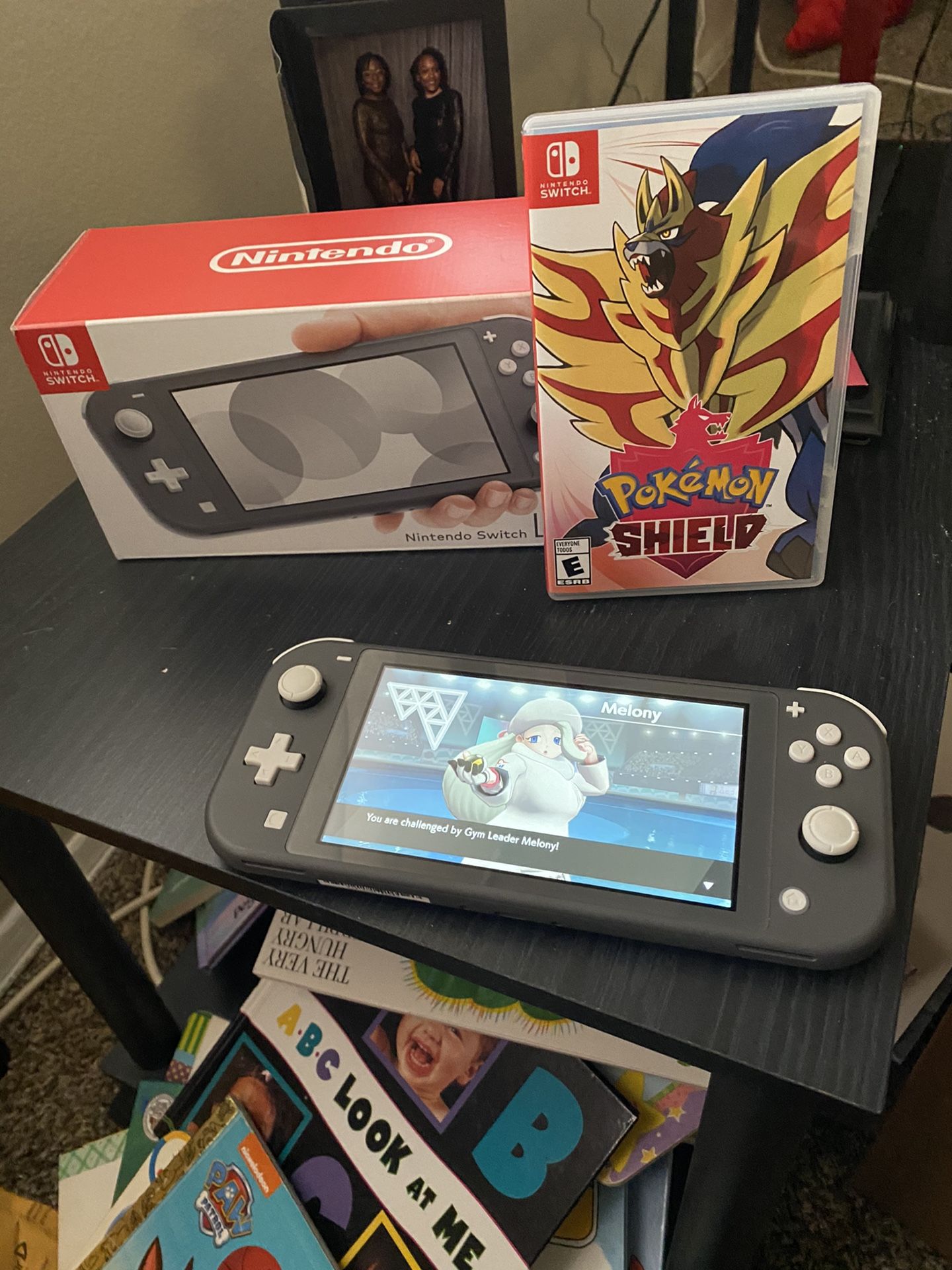 Nintendo Switch Lite+Pokémon Shield