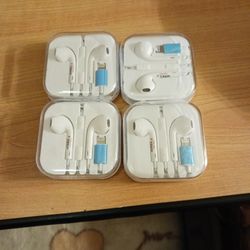 Earbuds White With Cell Button 