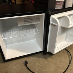 Mini Fridge 