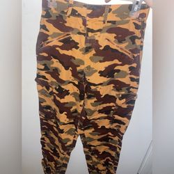 Women’s camo cargo pants