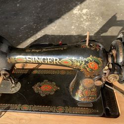 1923 ,Singer Sewing Machine
