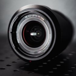 Sony FE 28-70mm f/3.5-5.6 OSS