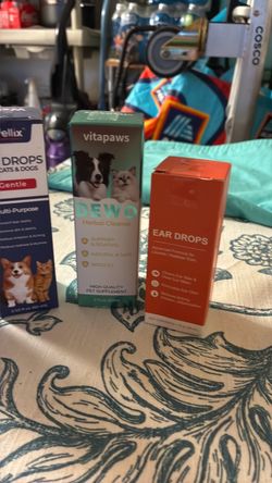 Various hygiene products for dogs or cats . Excellent for the care of your pets..